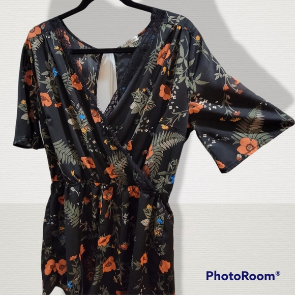 Charlotte Russe black floral romper, size large - Picture 4 of 5